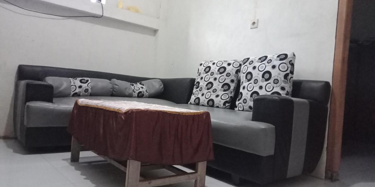 Cheap Inn Banyuwangi Бануванги Екстериор снимка