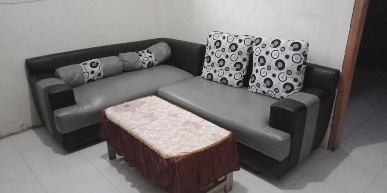 Cheap Inn Banyuwangi Бануванги Екстериор снимка