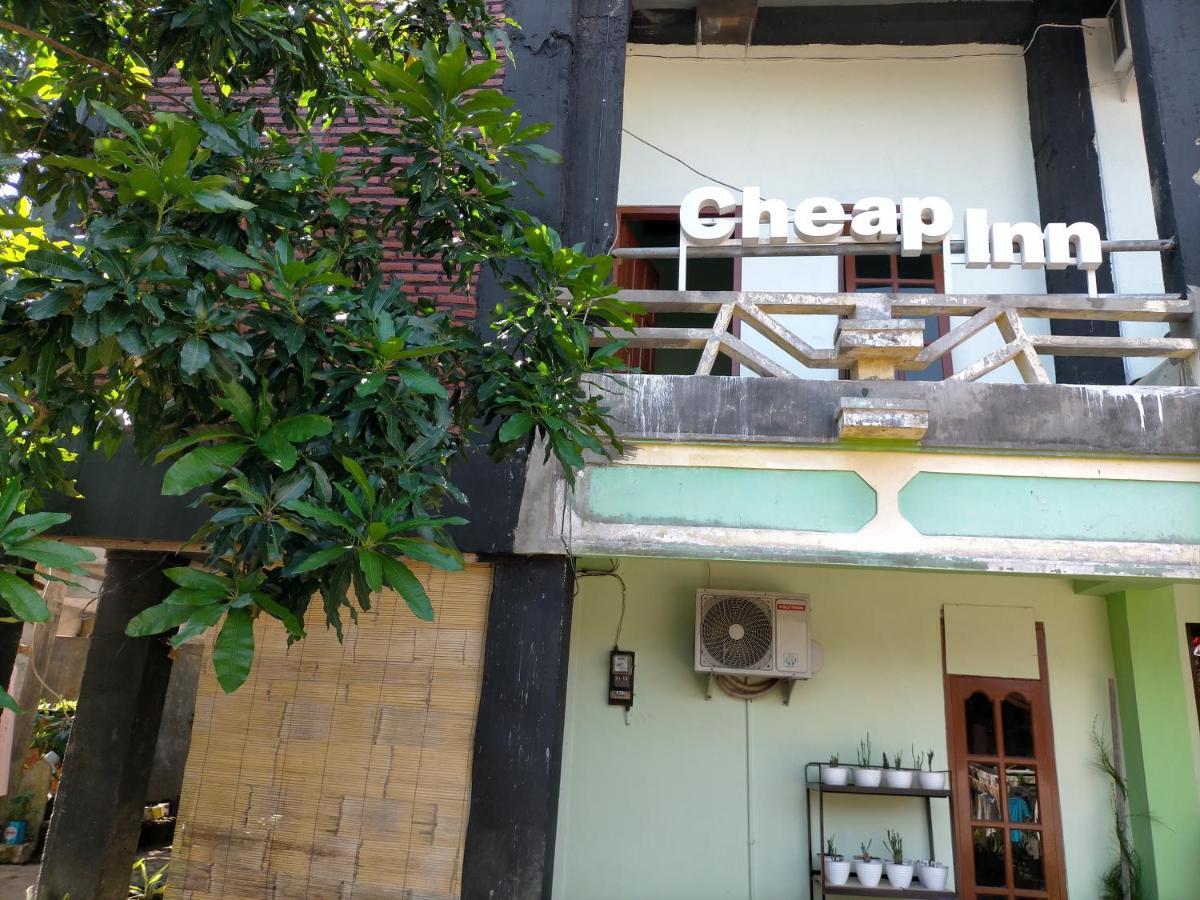 Cheap Inn Banyuwangi Бануванги Екстериор снимка