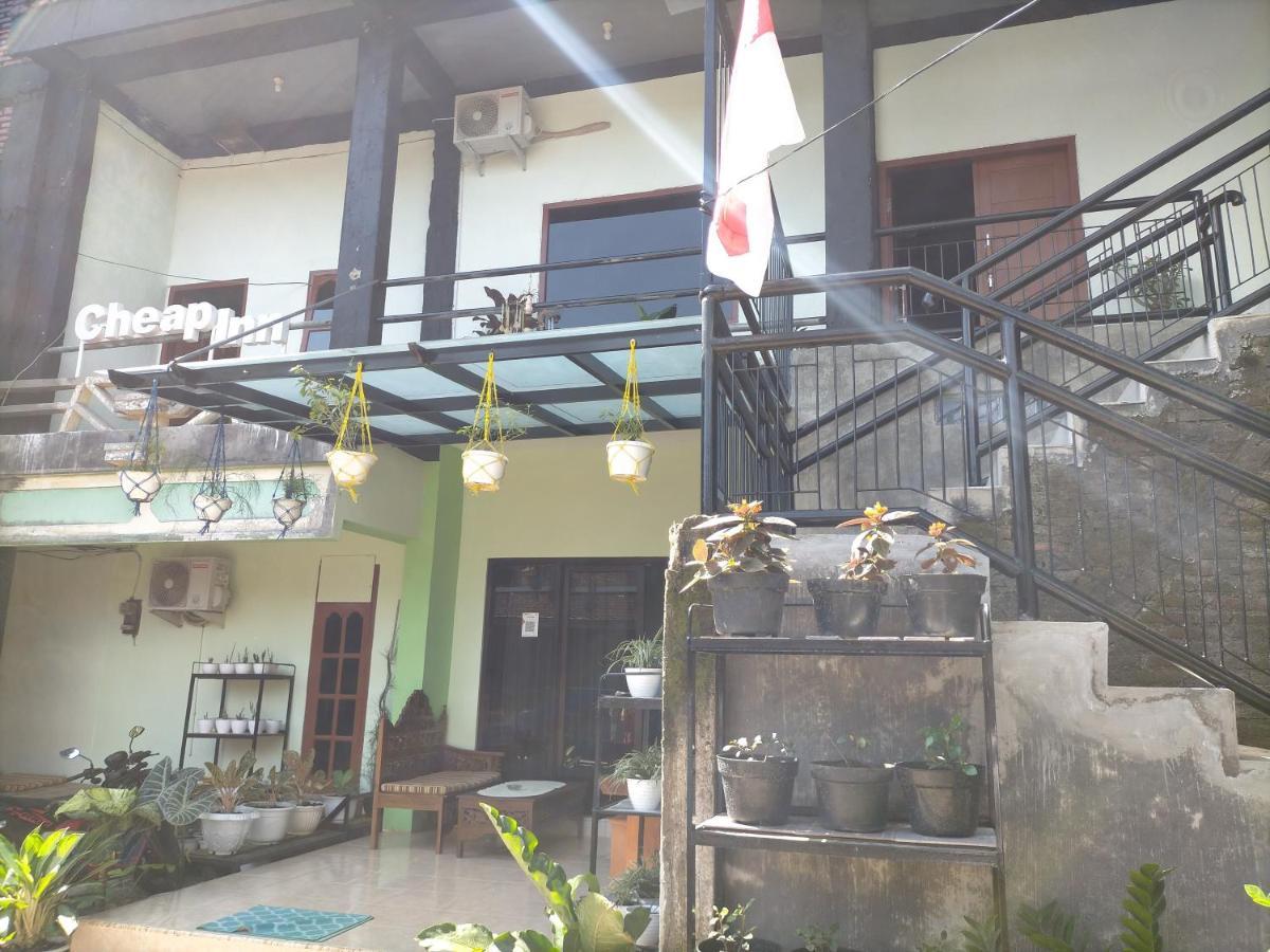 Cheap Inn Banyuwangi Бануванги Екстериор снимка