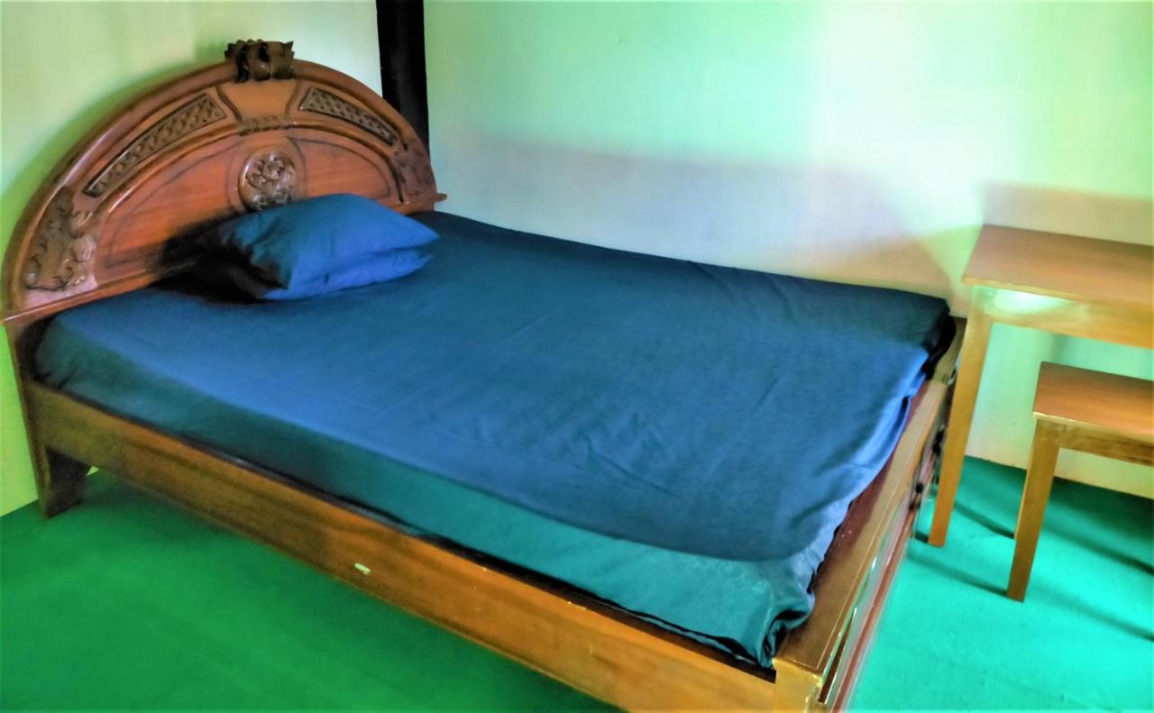 Cheap Inn Banyuwangi Бануванги Екстериор снимка