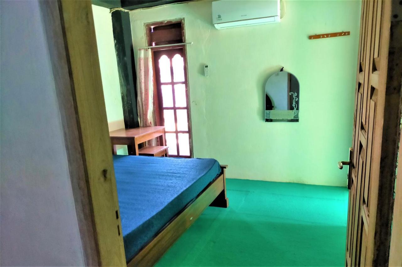 Cheap Inn Banyuwangi Бануванги Екстериор снимка
