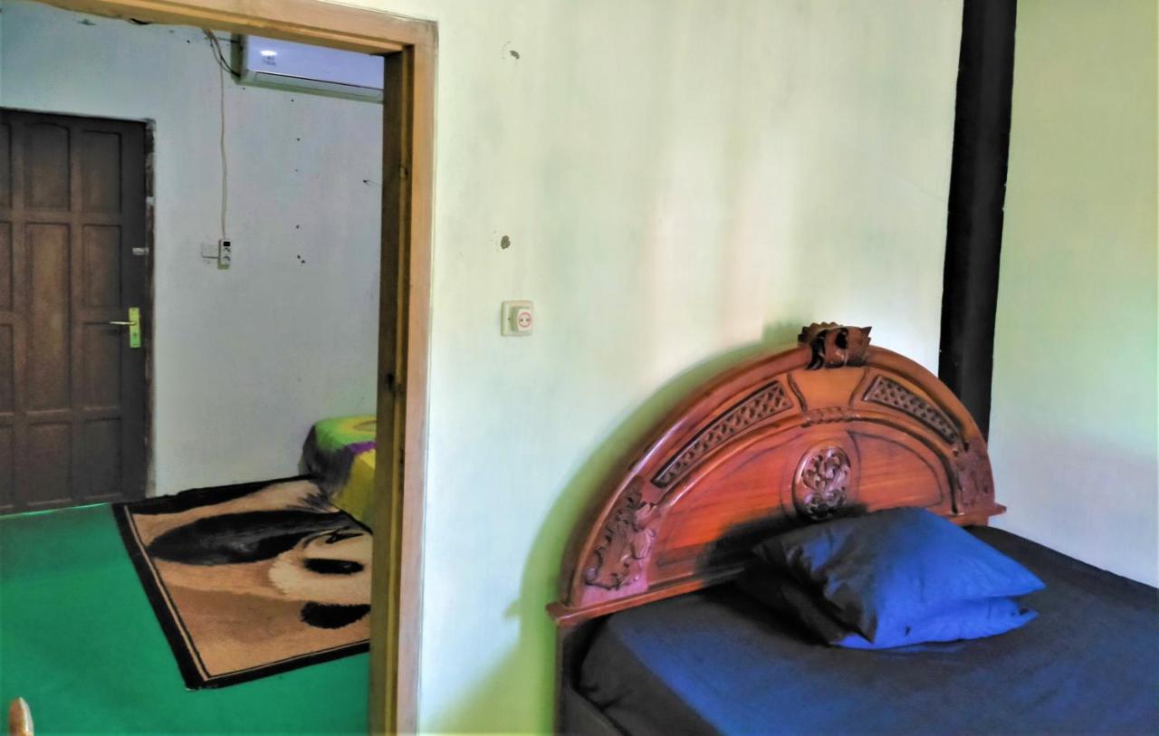 Cheap Inn Banyuwangi Бануванги Екстериор снимка