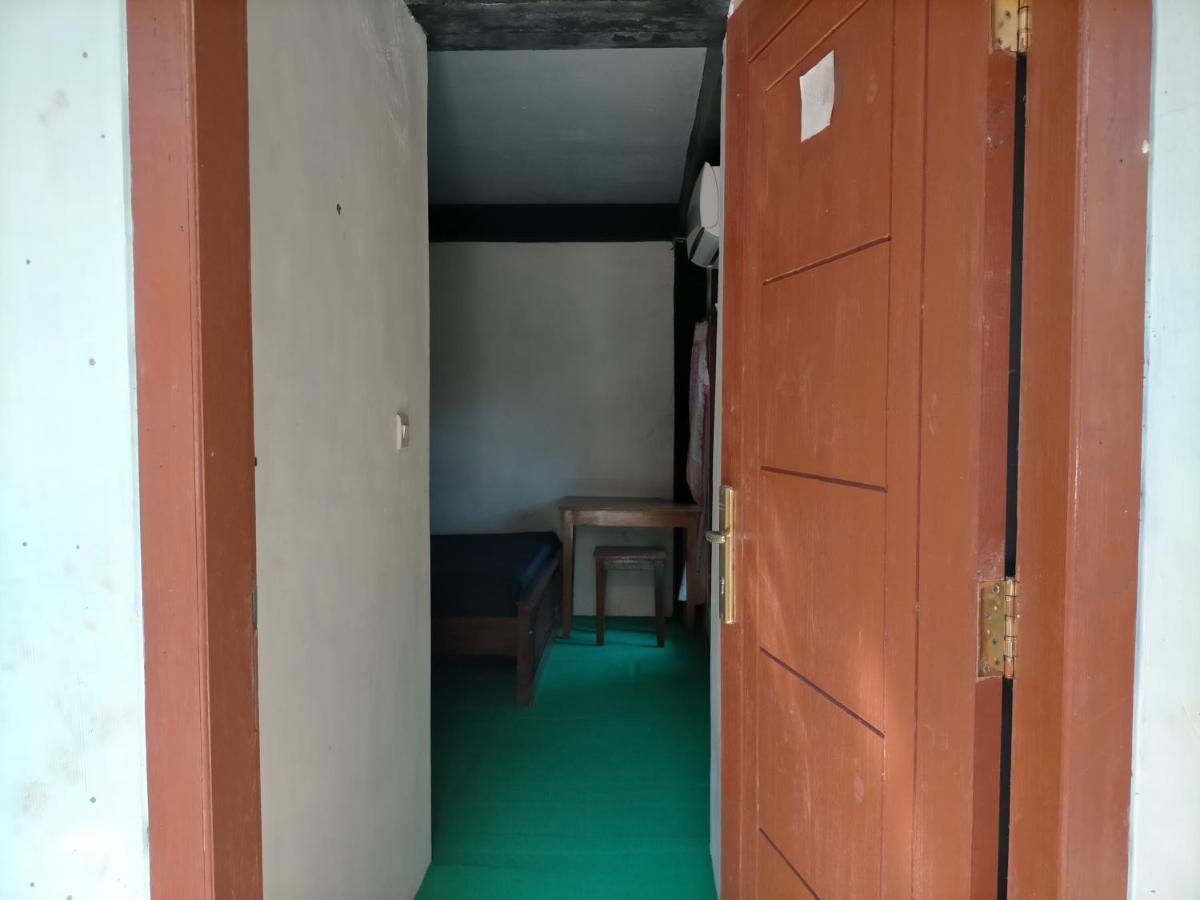 Cheap Inn Banyuwangi Бануванги Екстериор снимка