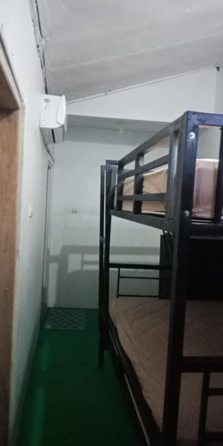 Cheap Inn Banyuwangi Бануванги Екстериор снимка