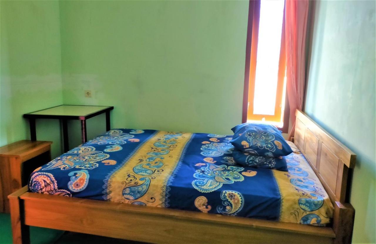 Cheap Inn Banyuwangi Бануванги Екстериор снимка