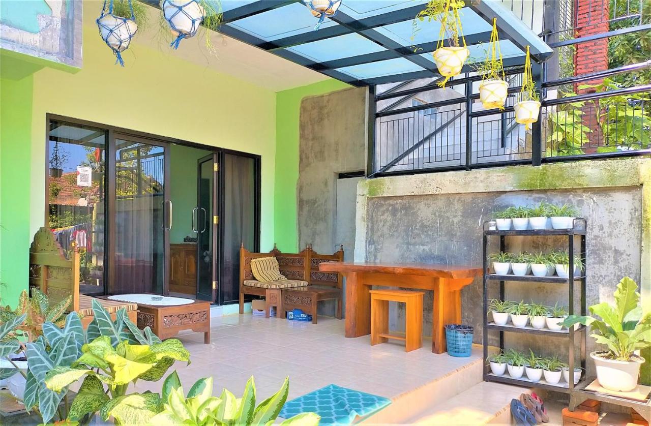 Cheap Inn Banyuwangi Бануванги Екстериор снимка