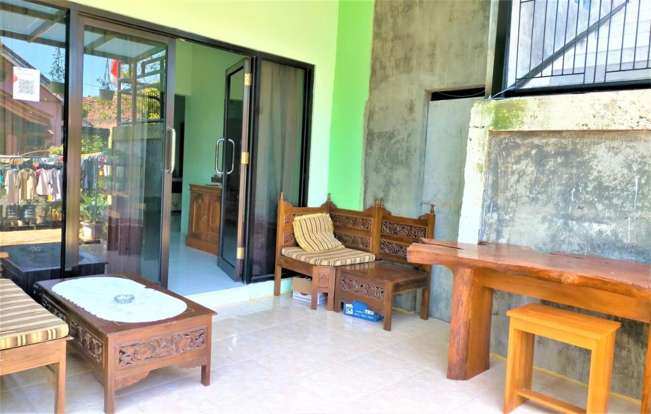 Cheap Inn Banyuwangi Бануванги Екстериор снимка