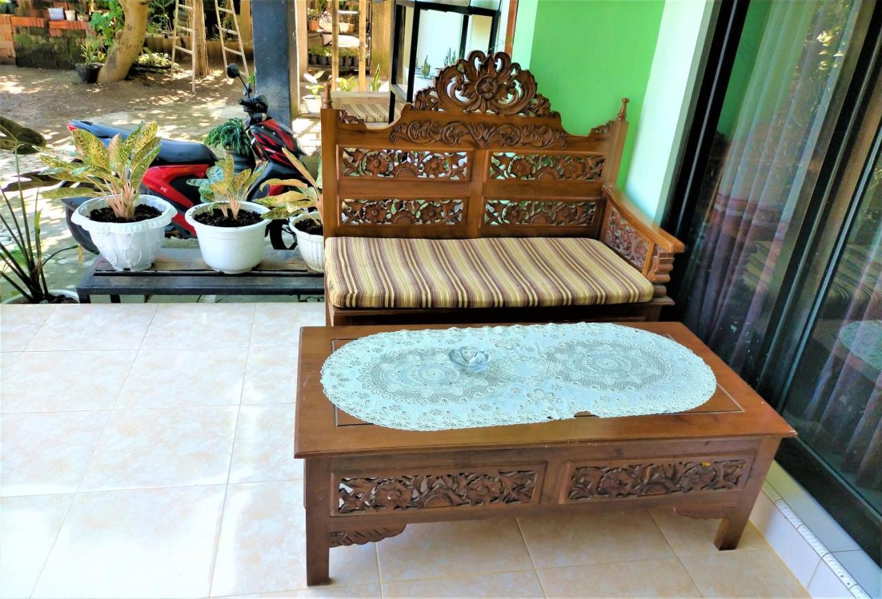Cheap Inn Banyuwangi Бануванги Екстериор снимка