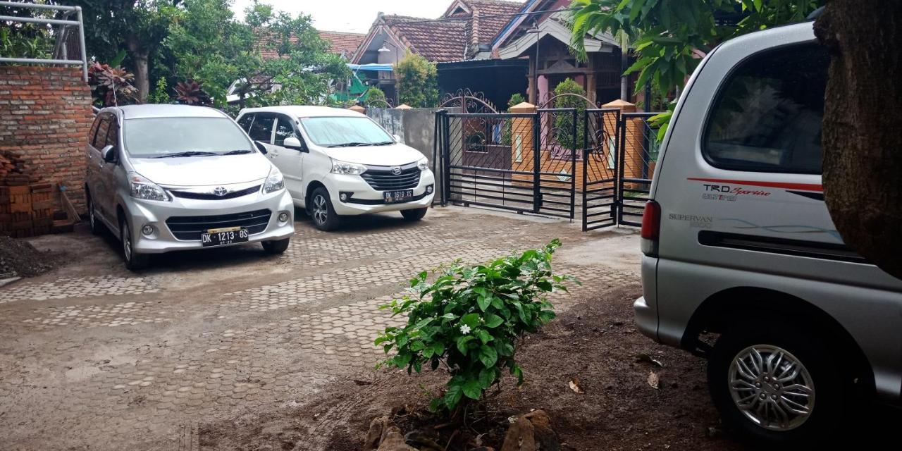 Cheap Inn Banyuwangi Бануванги Екстериор снимка