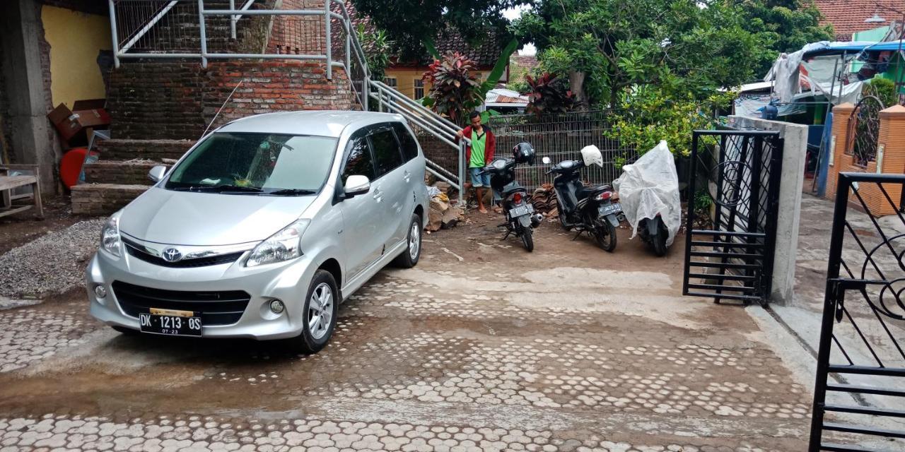 Cheap Inn Banyuwangi Бануванги Екстериор снимка