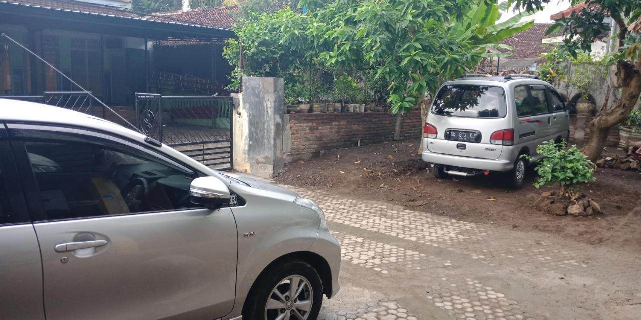 Cheap Inn Banyuwangi Бануванги Екстериор снимка