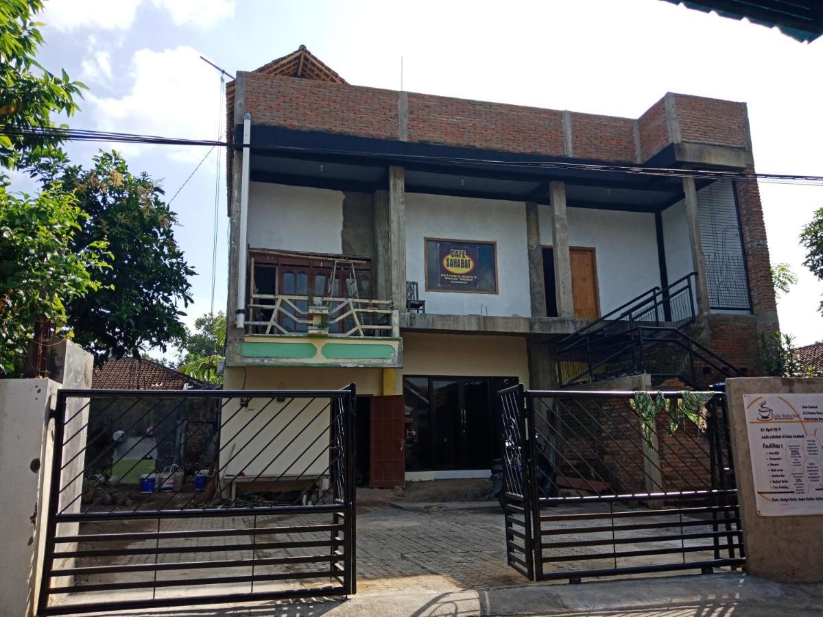 Cheap Inn Banyuwangi Бануванги Екстериор снимка